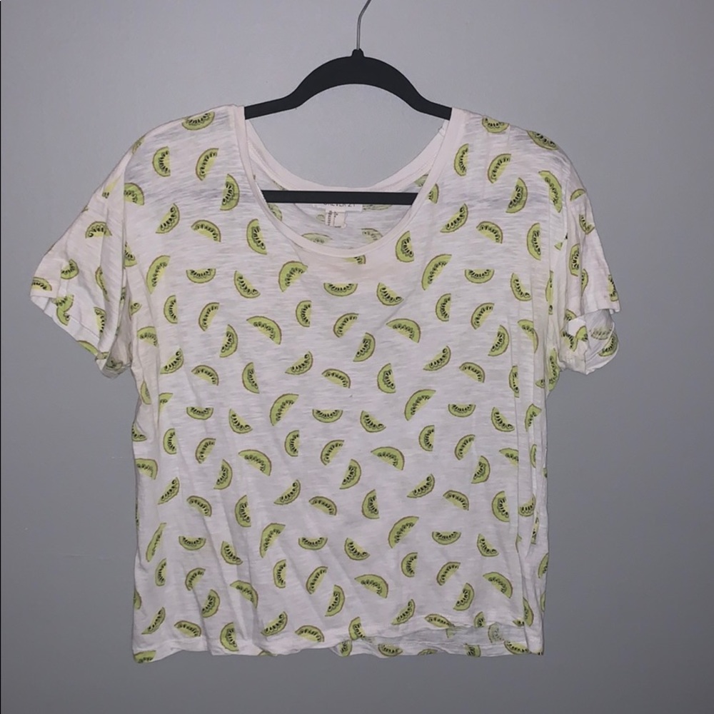 White top with kiwi